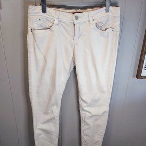 YMI WannaBettaButt White Skinny Denim Jeggings